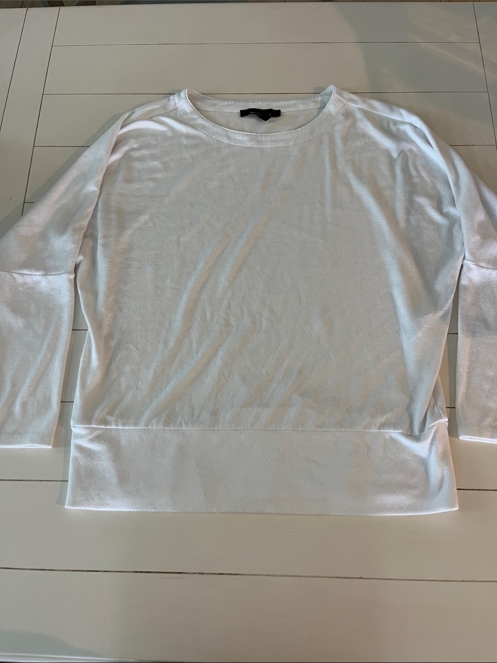 White House Black Market White Lightweight Crewneck Pullover